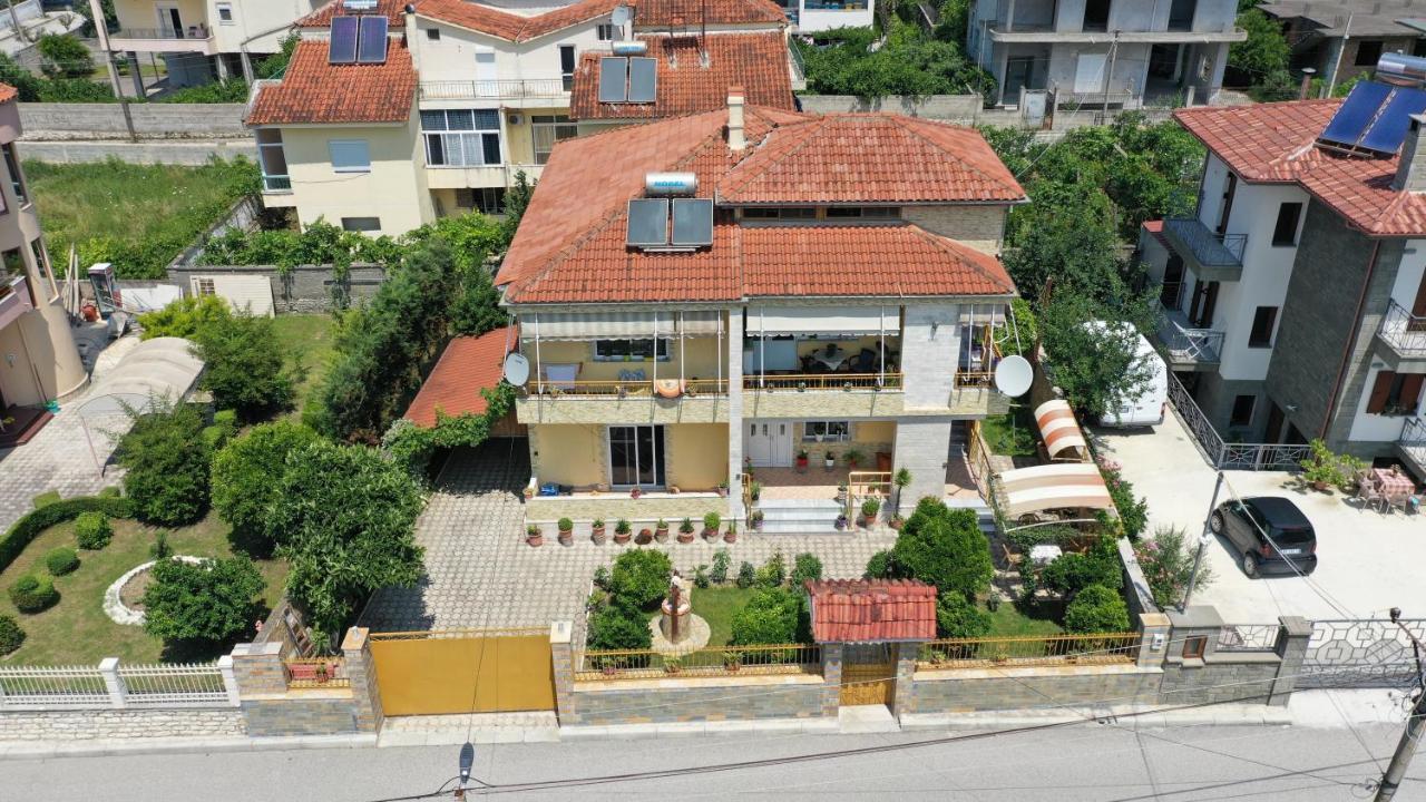 Raisa Guesthouse 12 Berat Exterior foto